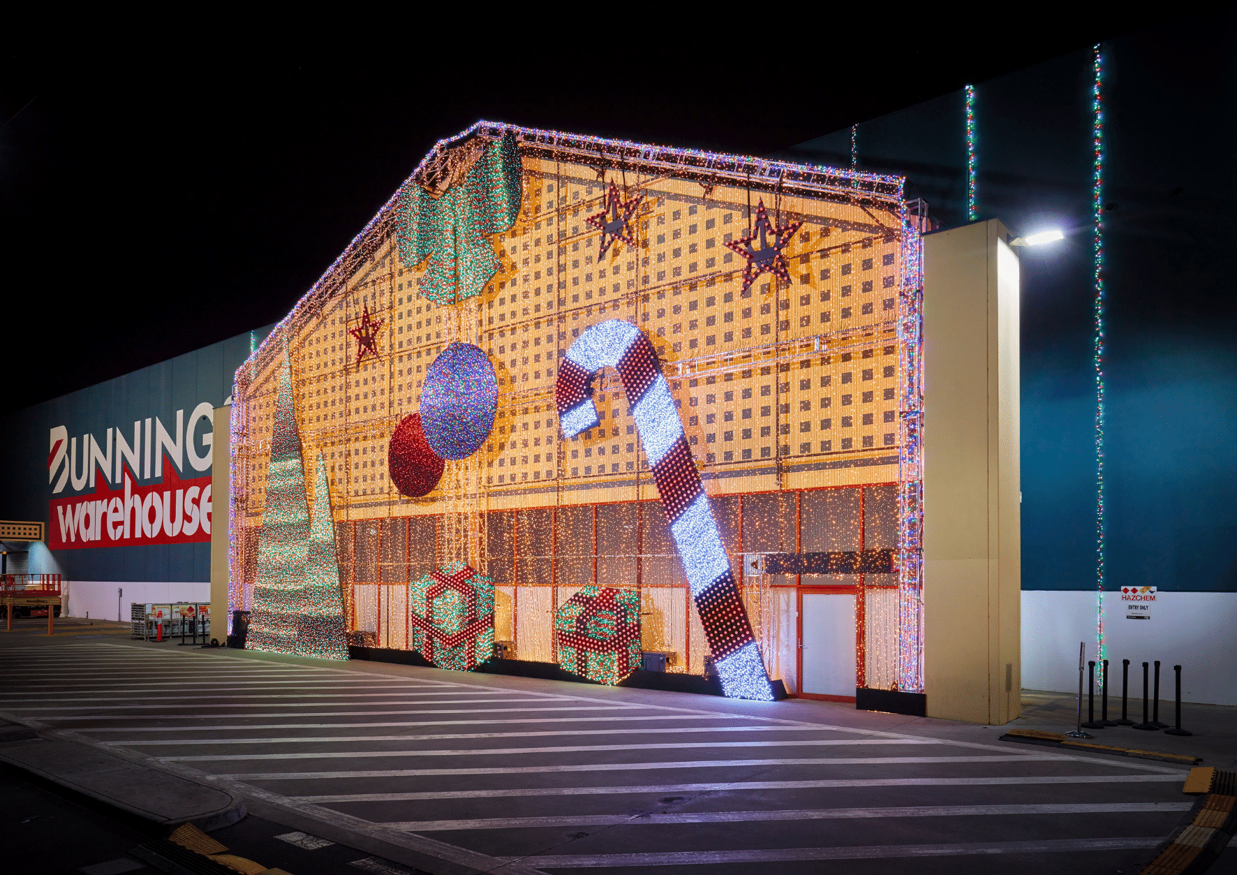 Bunnings Light Up The Warehouse In Christmas Activation Via Bastion Eba - B&T