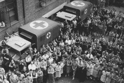 Victorian Red Cross Transport Department staff and volunteers, 1945-1950(P00853)